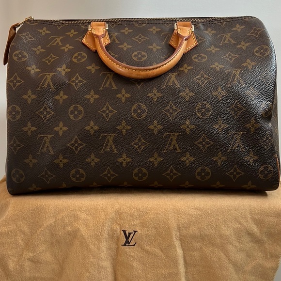 Authentic Louis Vuitton Speedy Monogram bag